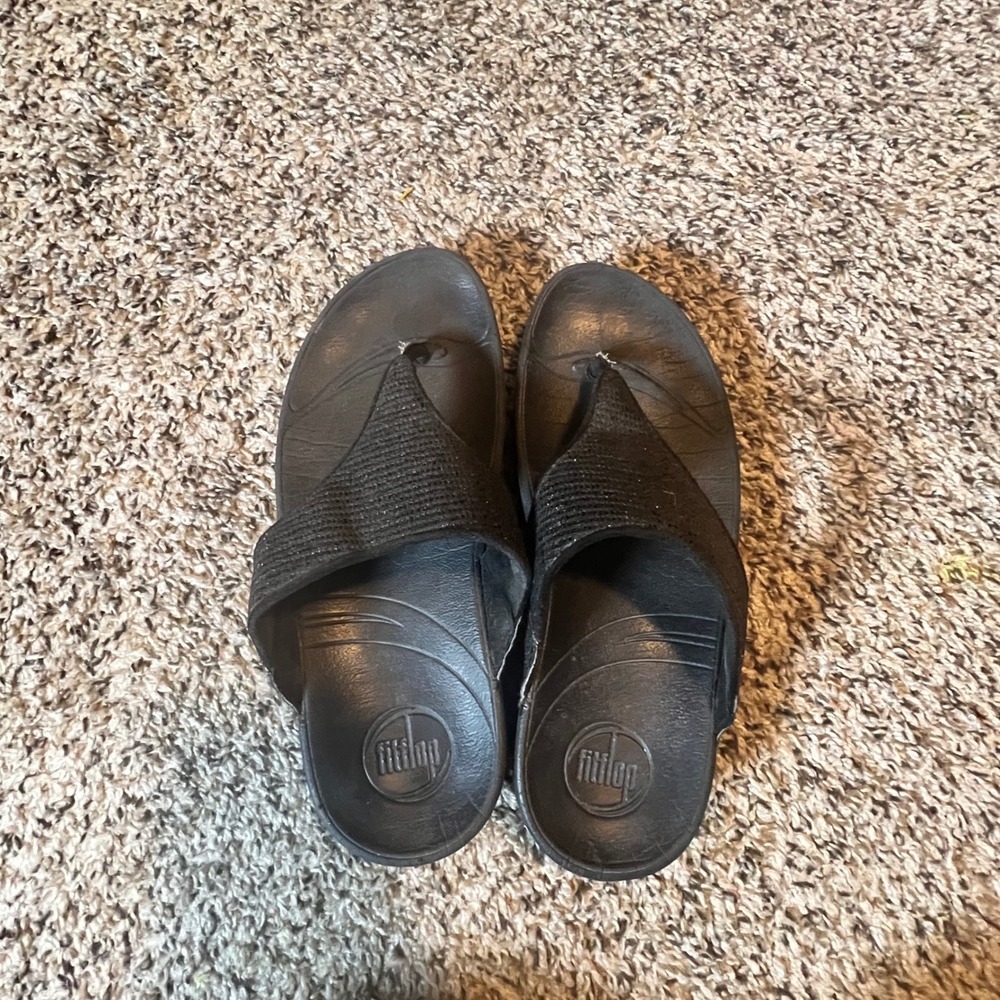 FitFlop Lulu Shimmer Black Thong Sandals Microwobbleboard Wedge Womens 5 639-001